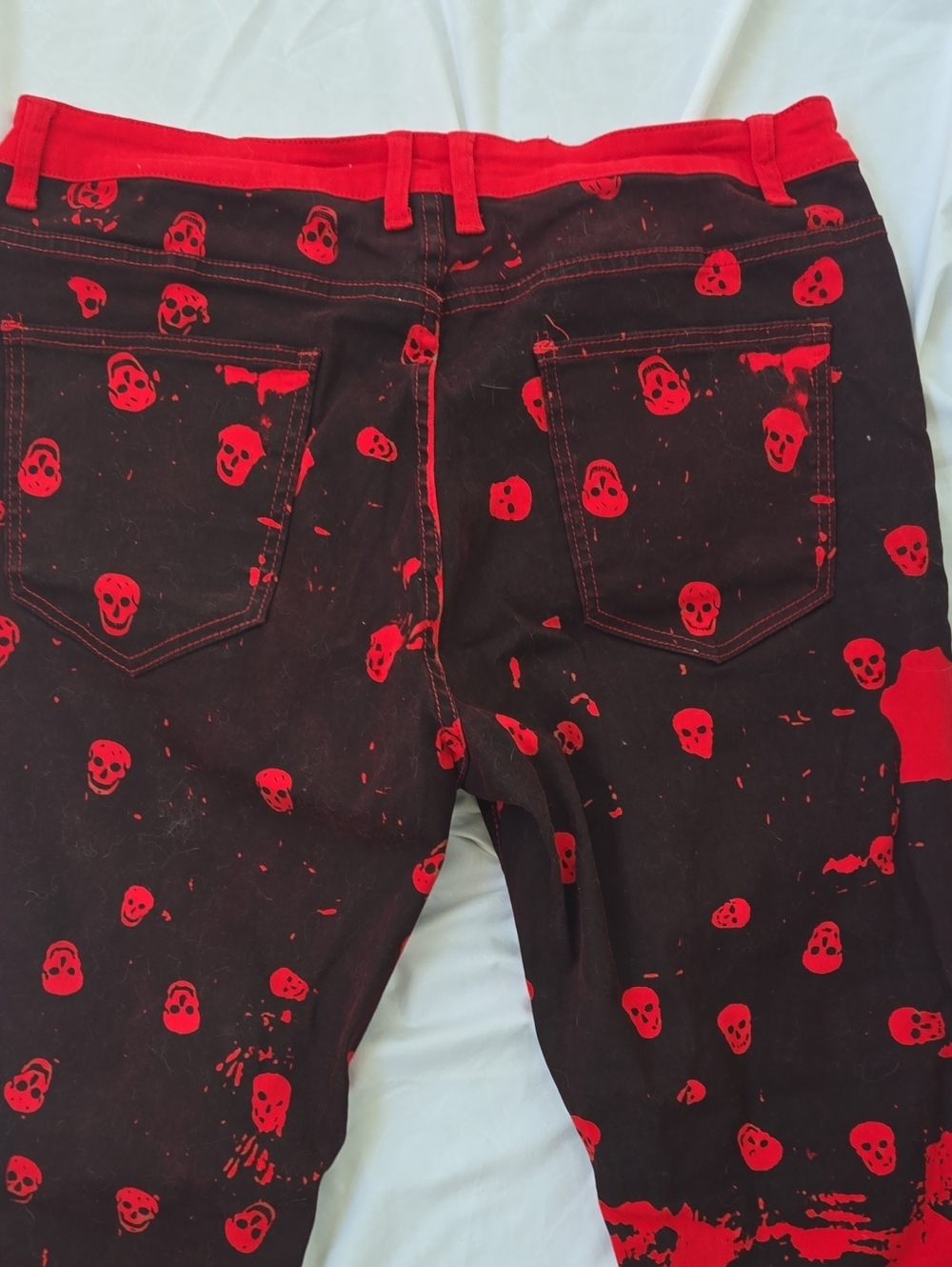 Men's Black Jeans With Multiple Bright Red Skull Graphics All Over Front&Back. - Picture 10 of 16